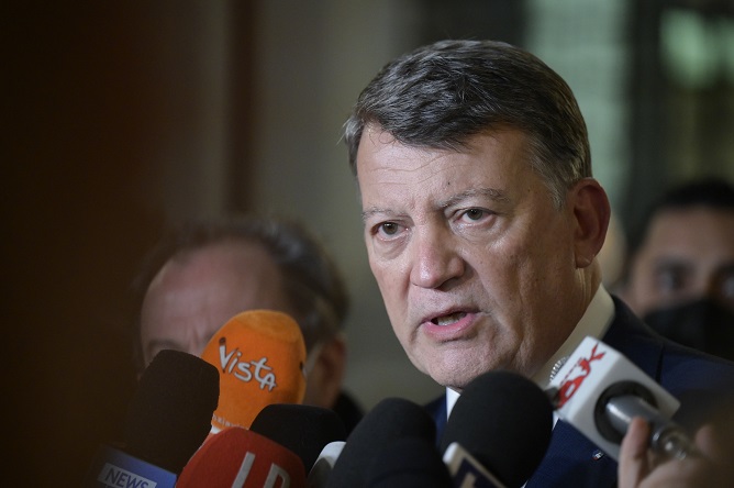 Bombardieri: “Ancora troppo alto il costo delle mascherine FFP2”