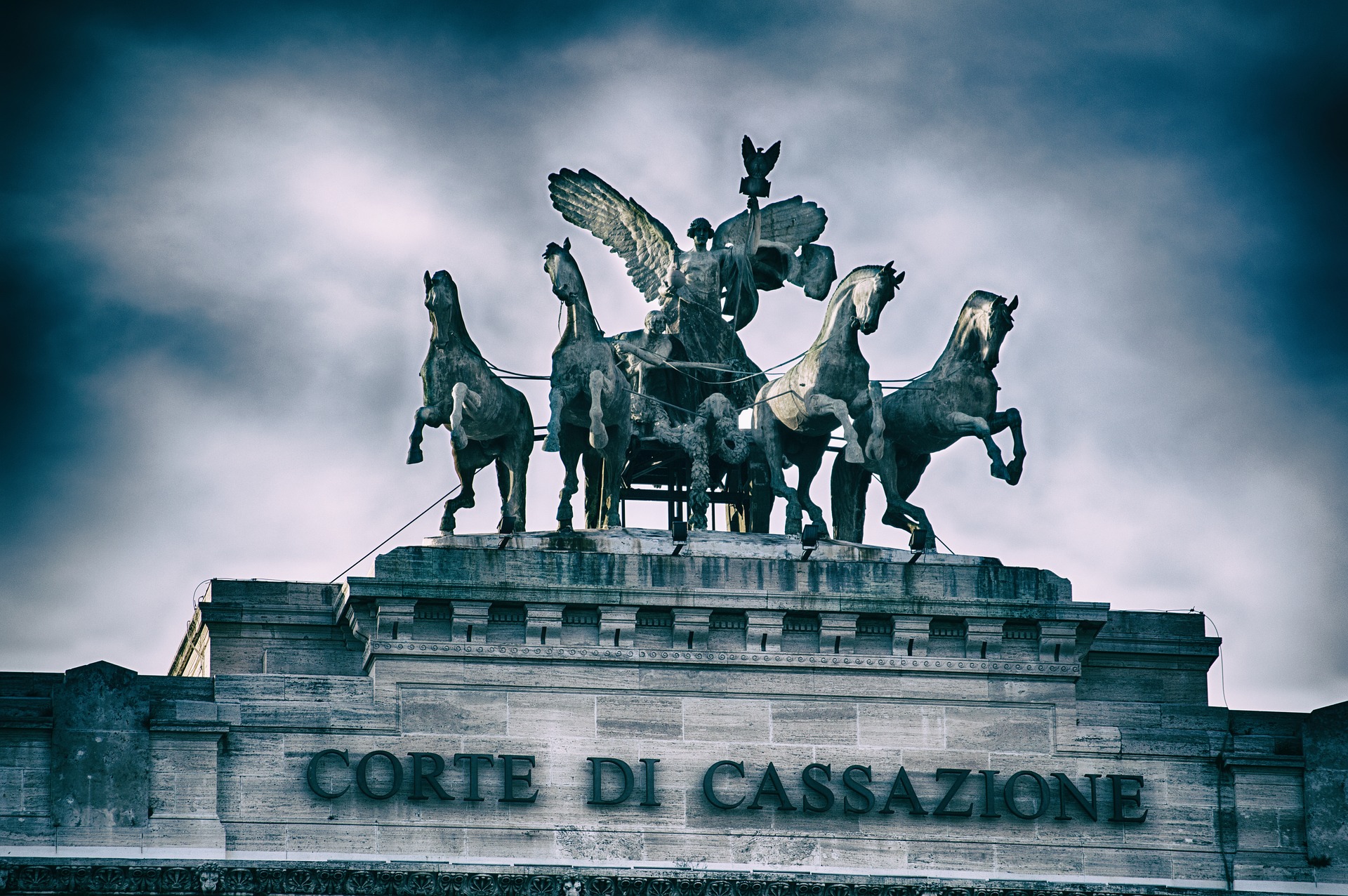 CASSAZIONE SEZ. LAVORO N. 28887/2025 – ACCESSO ABUSIVO AI SISTEMI INFORMATICI, LICENZIAMENTO DISCIPLINARE E TUTELA DEI DIRITTI DELLA PERSONALITÀ – COMPARTO SANITÀ